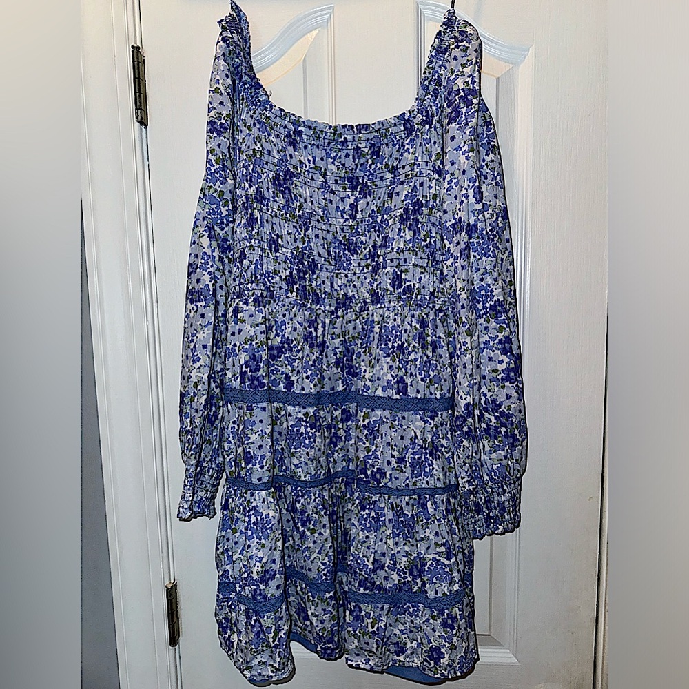 Japna blue floral long sleeve, square neck smocked, long sleeve dress Women’s L